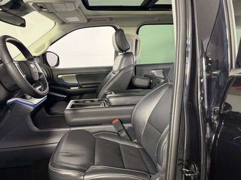 Used 2025 Ford Expedition Platinum AWD/4WD image 23