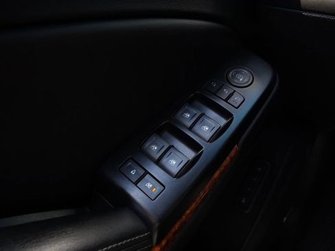 Used 2018 Chevrolet Tahoe Premier RWD image 6