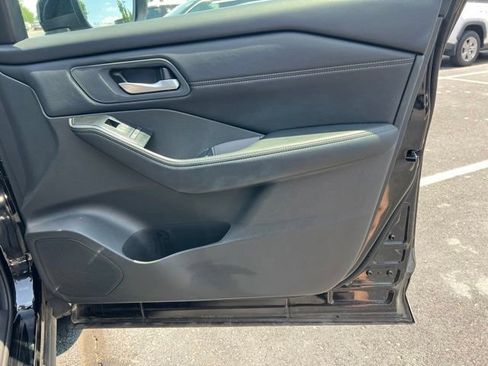 Used 2026 Nissan Rogue SL FWD image 30