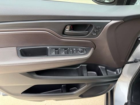 Used 2023 Honda Odyssey EX-L image 10