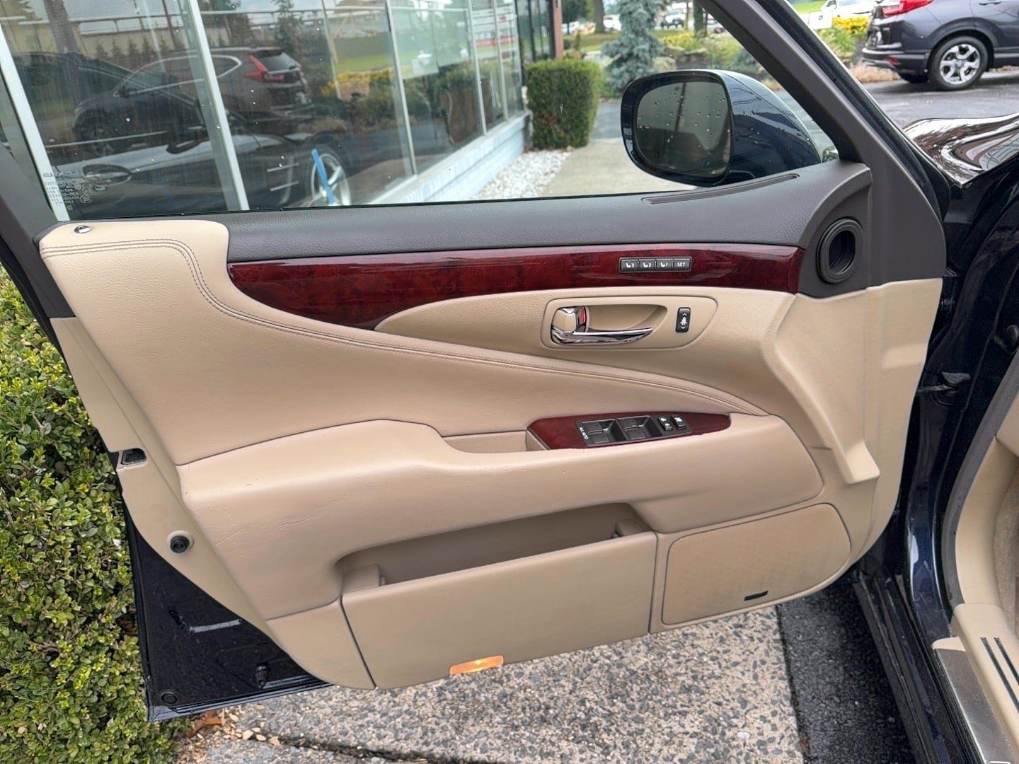 Used 2007 Lexus LS 460 RWD image 15