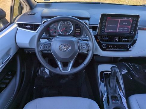 Used 2021 Toyota Corolla SE image 16