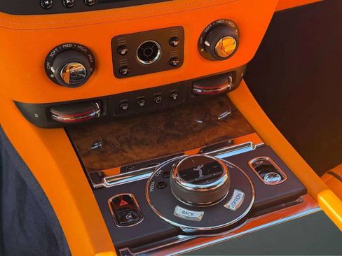 Used 2018 Rolls-Royce Dawn image 36