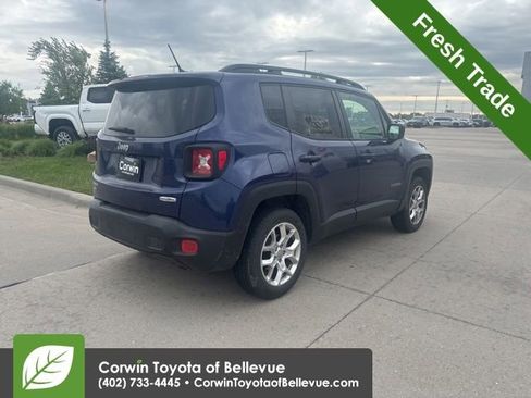 Used 2016 Jeep Renegade Latitude w/ Cold Weather Group AWD/4WD image 3