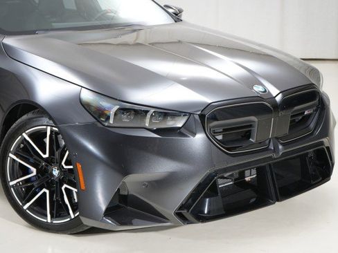 Used 2025 BMW M5 w/ Executive Package image 8