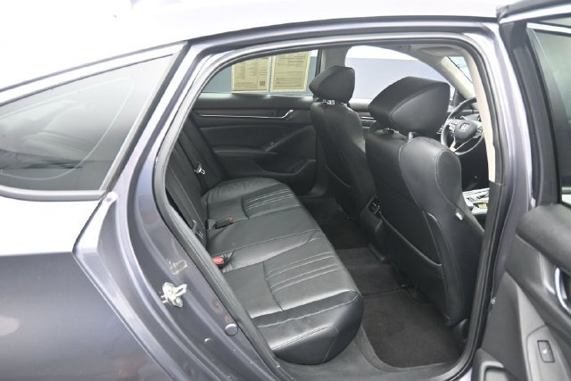 Used 2018 Honda Accord Touring image 27