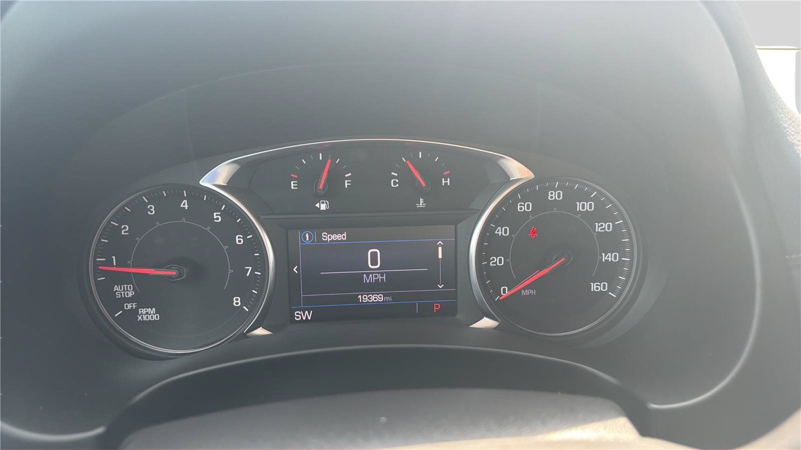 Used 2024 GMC Terrain SLE w/ Driver Convenience Package FWD image 14