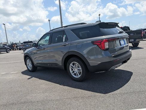 New 2026 Ford Explorer Active w/ Active Comfort Package RWD image 6