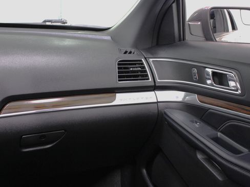 Used 2018 Ford Explorer Limited image 59