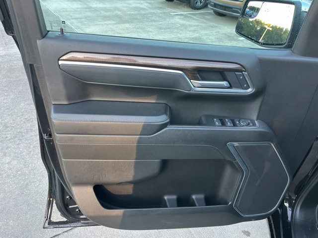 Used 2025 Chevrolet Silverado 1500 LT RWD image 12