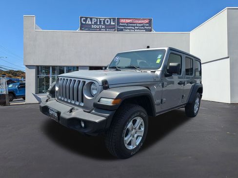 Used 2019 Jeep Wrangler Unlimited Sport S image 4
