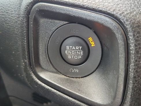 Used 2024 Jeep Gladiator Sport AWD/4WD image 30