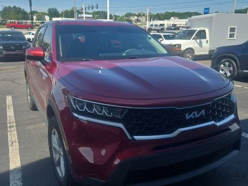 Used 2022 Kia Sorento LX AWD/4WD image 5