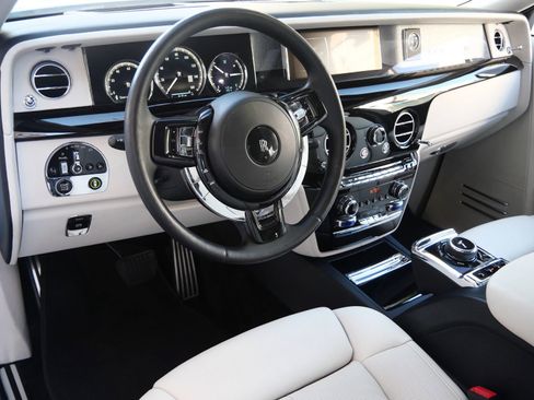 Certified 2018 Rolls-Royce Phantom Sedan image 17