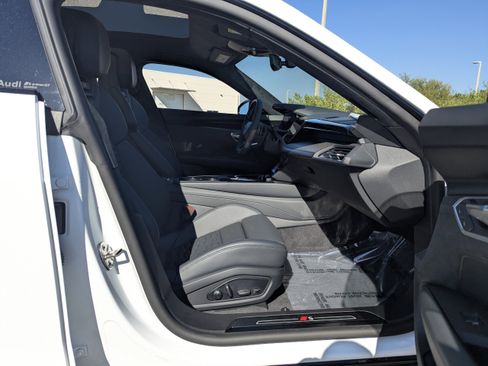 New 2026 Audi S e-tron GT Prestige image 14