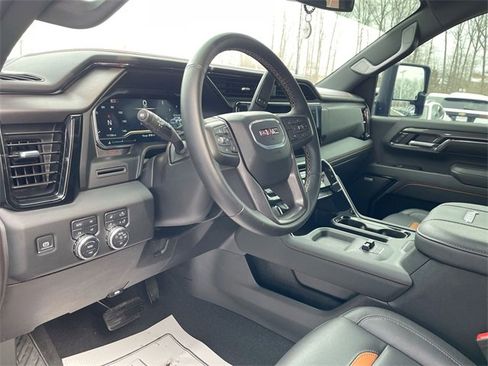 Used 2024 GMC Sierra 2500 AT4 w/ AT4 Preferred Package image 10