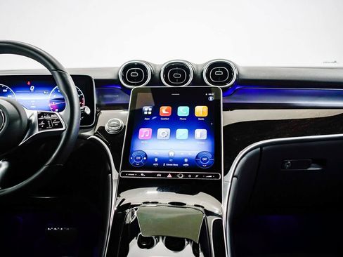 Used 2025 Mercedes-Benz GLC 300 image 12