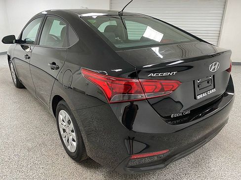 Used 2022 Hyundai Accent SE image 7