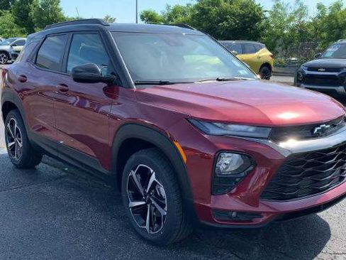 Certified 2023 Chevrolet TrailBlazer RS w/ Sun and Liftgate Package AWD/4WD image 2