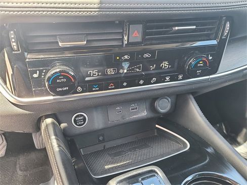 Used 2021 Nissan Rogue Platinum image 35