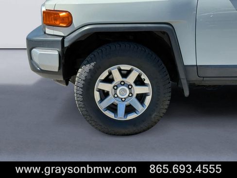 Used 2014 Toyota FJ Cruiser 4WD w/ Upgrade Package image 9