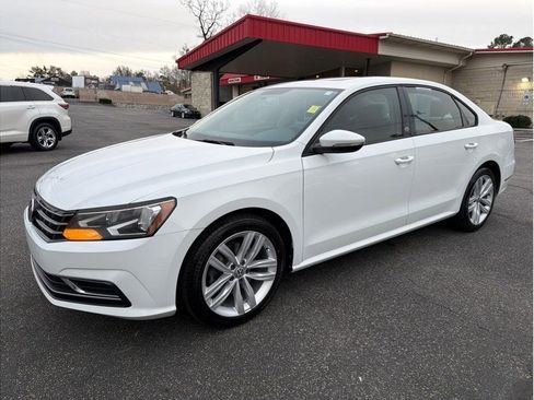 Used 2019 Volkswagen Passat 2.0T Wolfsburg w/ Wheels & Sunroof Package image 3