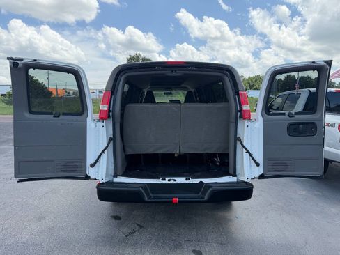 Used 2019 Chevrolet Express 3500 LS RWD image 22