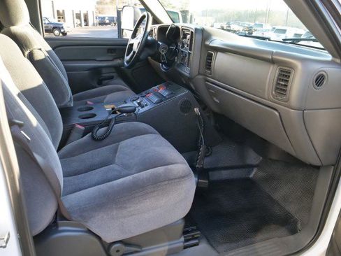 Used 2006 GMC Sierra 3500 SLE w/ Heavy-Duty Power Package image 59