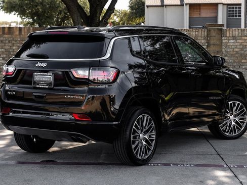 Used 2022 Jeep Compass Limited w/ Elite Group image 15