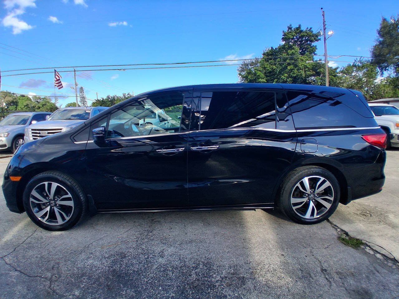 Used 2019 Honda Odyssey Elite image 2