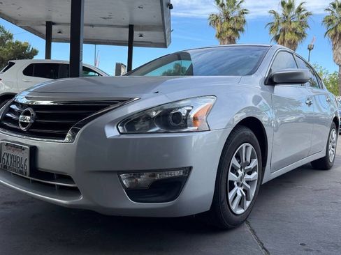 Used 2013 Nissan Altima 2.5 S image 2