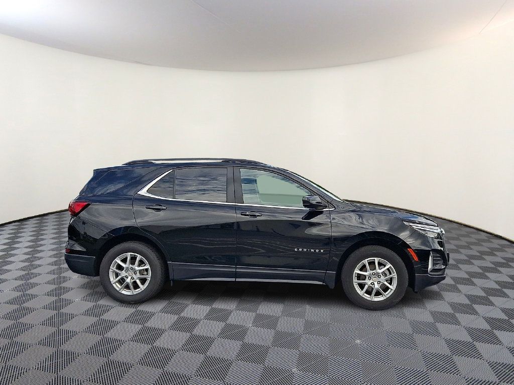 Used 2023 Chevrolet Equinox LT AWD/4WD image 10