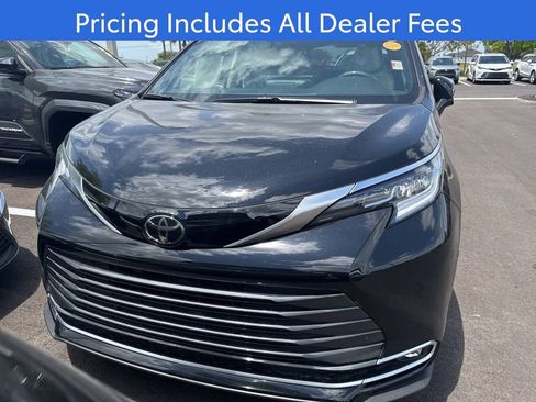 New 2026 Toyota Sienna Limited AWD/4WD image 2