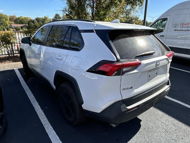 Used 2022 Toyota RAV4 XLE w/ Convenience Package FWD image 2