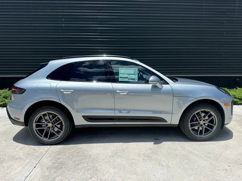 Certified 2025 Porsche Macan Turbo AWD/4WD image 8