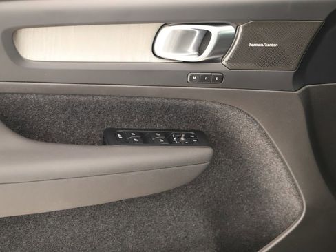 Used 2024 Volvo XC40 B5 Ultimate w/ Protection Package Premier AWD/4WD image 21