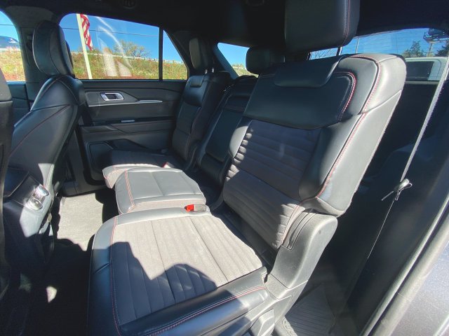 Used 2025 Ford Explorer ST-Line w/ ST-Line Street Pack AWD/4WD image 24