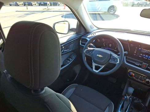 Used 2024 Chevrolet TrailBlazer LT w/ LT Cold Weather Package image 15