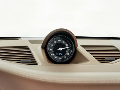 Used 2024 Porsche 911 Carrera 4 GTS image 36