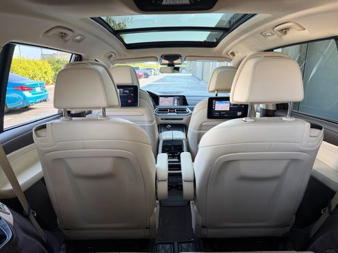 Used 2019 BMW X7 xDrive50i w/ Premium Package AWD/4WD image 19