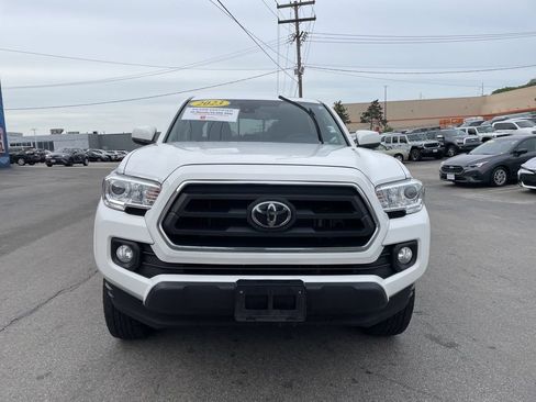Certified 2023 Toyota Tacoma SR5 AWD/4WD image 5