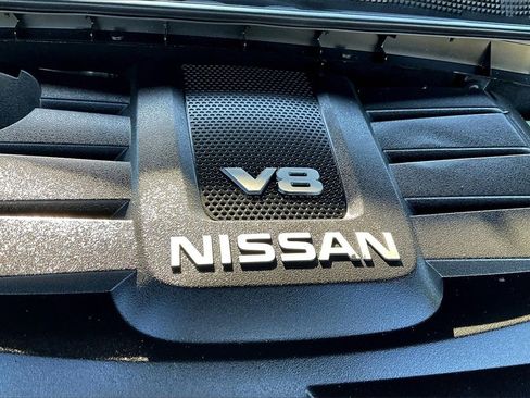 Used 2018 Nissan Titan SV image 30