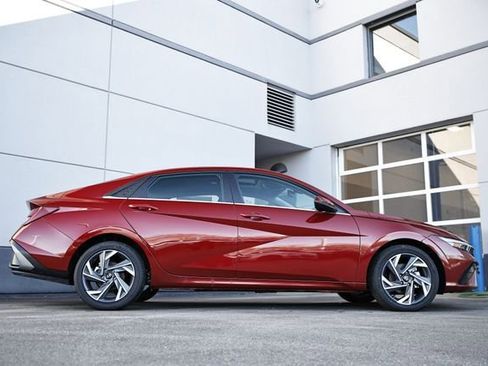 New 2026 Hyundai Elantra Limited image 3