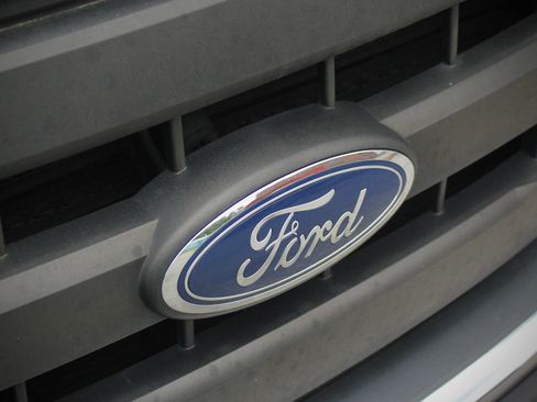 Used 2017 Ford F150 XL w/ Equipment Group 101A Mid RWD image 27