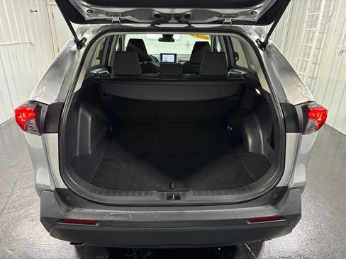 Used 2024 Toyota RAV4 XLE AWD/4WD image 40