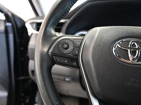 Used 2022 Toyota Venza LE AWD/4WD image 24
