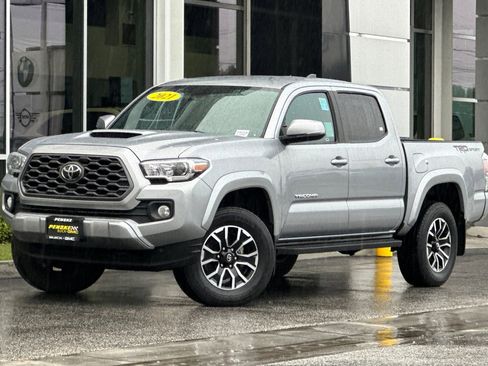 Used 2021 Toyota Tacoma TRD Sport w/ Technology Package image 8