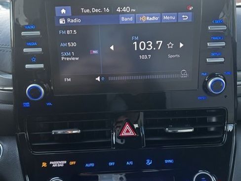 Used 2022 Hyundai Ioniq SE image 29