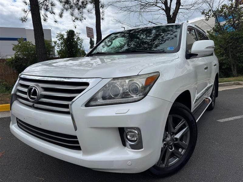 Used 2014 Lexus LX 570 4WD w/ Luxury Package image 2
