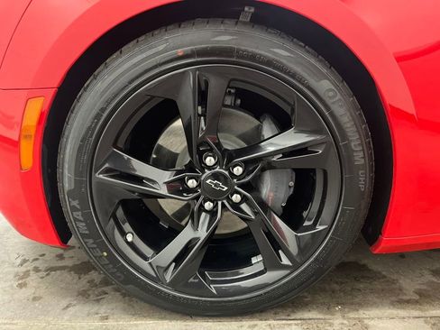 Used 2022 Chevrolet Camaro LT w/ Technology Package image 30